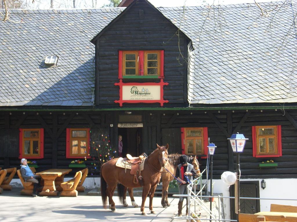 Hotel Und Restaurant Koehlerhuette - Fuerstenbrunn Beierfeld エクステリア 写真