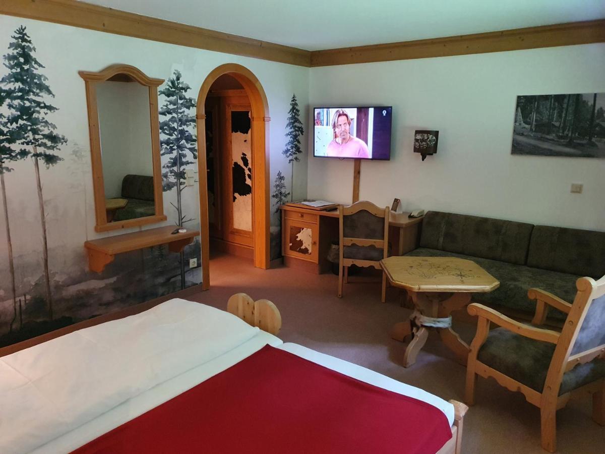 Hotel Und Restaurant Koehlerhuette - Fuerstenbrunn Beierfeld エクステリア 写真