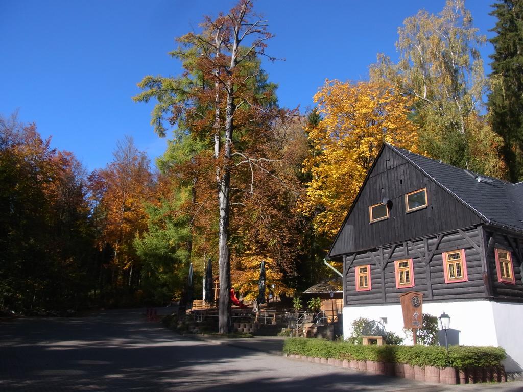 Hotel Und Restaurant Koehlerhuette - Fuerstenbrunn Beierfeld エクステリア 写真